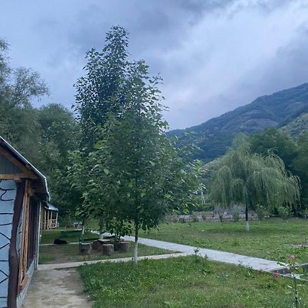 Basuta Guesthouse Kapan المظهر الخارجي الصورة