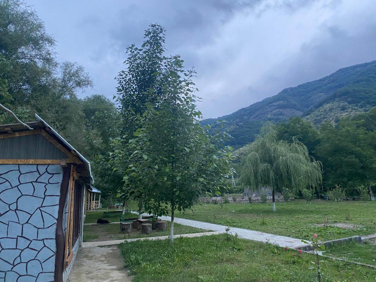 Basuta Guesthouse Kapan المظهر الخارجي الصورة